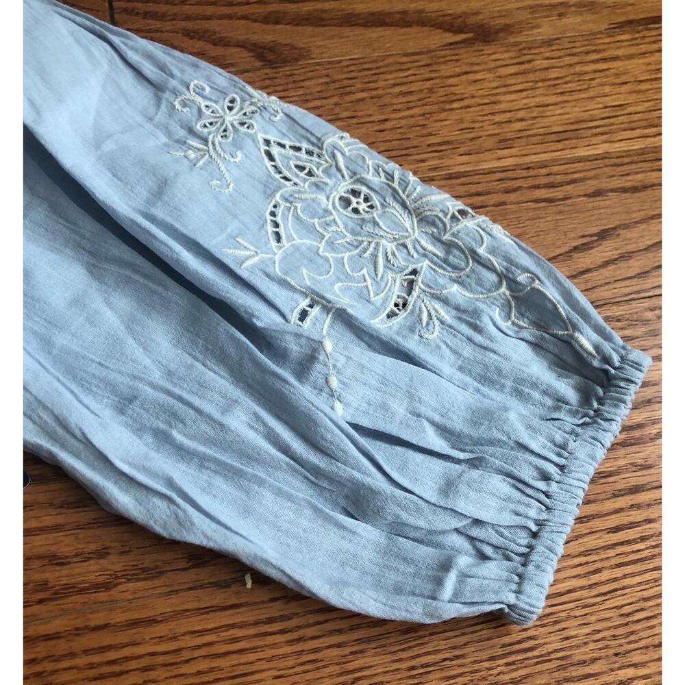 Lucky Brand Embroidered Cotton Peasant Blouse Chambray Blue Women's Size XS NWT - Picture 4 of 6